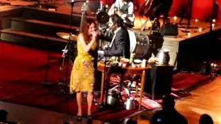 Vanessa Paradis - Divine Idylle  "en acoustique " - Live @ Lyon Amphitheatre 21/01/2011