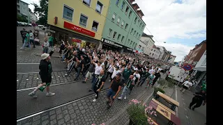 Fans heiß auf Eintracht Frankfurt! Hunderte Werder Bremen-Anhänger bei Fanmarsch zum Weserstadion!