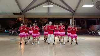 人生何处不相逢。Dance by Adeline dance group.