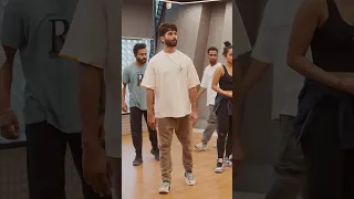 We could watch #ShahidKapoor practice his killer moves all day 😍❤️‍🔥 #TeriBaatonMeinAisaUljhaJiya