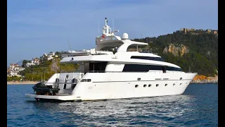 SANLORENZO SL 88 Motor Yacht For Sale Extended to 93' with Hydraulic Platform. AMAZING CONDITION!