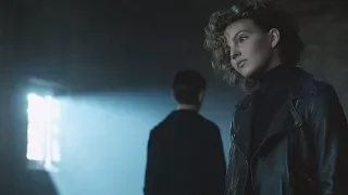 Selina Kyle | and Bruce trick Silver [Gotham 2x10] 3 / 4