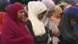 ‘Super Eid’ Turns U.S. Bank Stadium Into Place Of Worship