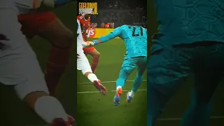 De Ligt amazing goal line clearance 🥶 #footballshorts #viral #football #passion #bayern #ucl #shorts