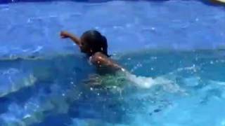 Tipos de pulos na piscina +trollagem fui jogada na piscina