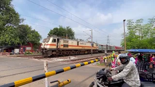 Extreme Aggressive 130 Kmph Rajdhani Express Furious Honking Moved throughout Railgate