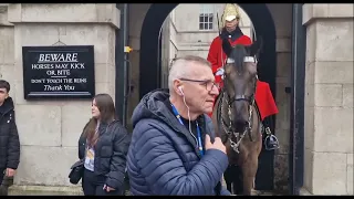 ignorant tourist walks through the box guard pressed the button twice #thekingsguard