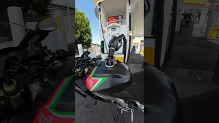 HOW TO PUT GAS IN A MOTORCYCLE HANDS FREE