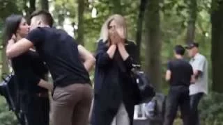 Целуем девушек Пранк/Kissing prank