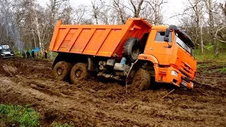 КАМАЗ ЗАСТРЯЛ В ГРЯЗИ БЕЗДОРОЖЬЕ