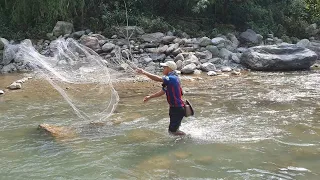 HIMALAYAN TROUT FISHING WITH SMALL SIZE CAST-NET IN NEPAL | ASALA FISHING | STREAM RIVER FISHING |