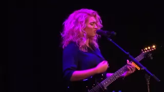 Tori Kelly - "Nobody Love" (Live in Los Angeles 12-13-17)