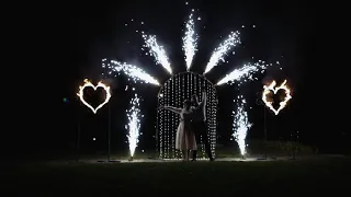 Яркий финал свадьбы. Инсталляция. пиротехническая арка. огненные сердца. огнемёты. Огни Каспия.