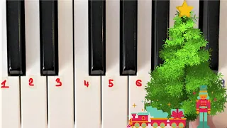 Как играть Маленькой елочке🎄 на пианино 🎹