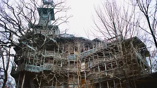 Minister's Tree House (World's Largest Treehouse) - ABANDONED (Demolished)