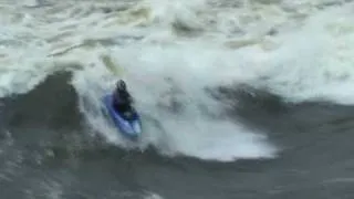 Freestyle kayak moves - Stern Tap Airscrew