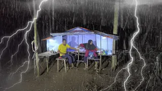 camping diguyur hujan deras. berburu predator air demi bertahan hidup dihutan.