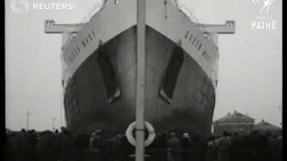 The Queen Mary docks in Southampton (1936)