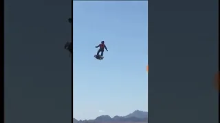 Franky Zapata teste le Flyboard Air Arizona