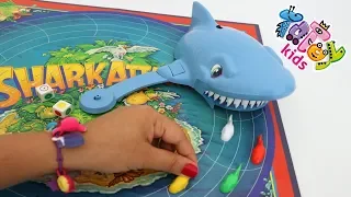 Totoykids jugando el Juego del Tiburón 🦈 que se Come los Peces 🐙🐠🐟!!! Niños contra Niñas!!!