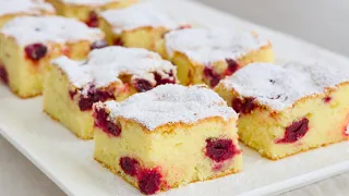 ANCIENT CAKE WITH CHERRIES