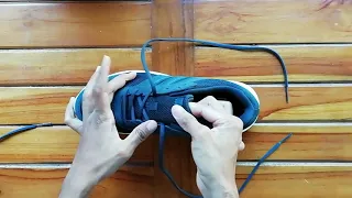 Cara memasang tali sepatu model silang | How to criss cross lacing shoes