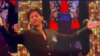 King ShahRukh Khan dancing on #jhoomejopathaan