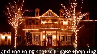 IT'S BEGINNING TO LOOK A LOT LIKE CHRISTMAS - Michael Bublé (Lyrics)