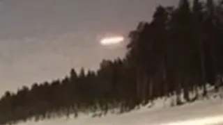 Fast UFO filmed on live stream from Sodankyla, Finland - 13 March 2022