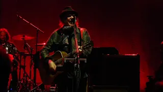 NEIL YOUNG: Lotta Love