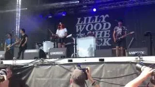 Lilly Wood And The Prick - Middle Of The Night - Garorock 2013 (extrait)