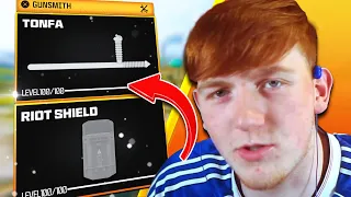 ANGRY GINGE CHOOSES MY WARZONE LOADOUT 😳(RIOT SHIELD AND TONFA ONLY)