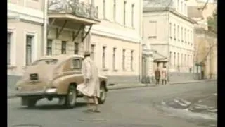 Велюров ловит такси