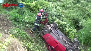 У Васловівцях ВАЗ протаранивши відбійник злетів з мосту