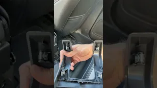 how to replace usb port volvo S60 P3 center console.
