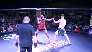 ANTHONY ROBERTS VS VS VINCENZO IANNUZZO 155 LB MMA TITLE RAGE IN THE CAGE 19
