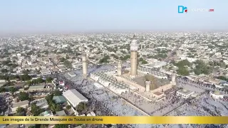 Magnifique vue aérienne de la Grande Mosquée de Touba en drone