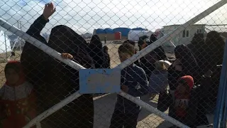 Retour vers la France: 35 mineurs et 16 femmes rapatriés de Syrie • FRANCE 24