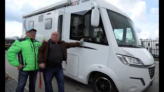 Das sind noch echte Camper: Georg und Walter und die Frauen im Pilote Wohnmobil 2021.