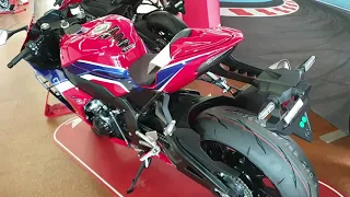 Хрустящий Honda Fireblade cbr1000rr за 15000€