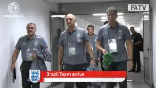 Neymar, Rooney, (Brazilian) Ronaldo & both the teams appear in Tunnelcam, Brazil vs England 2-2