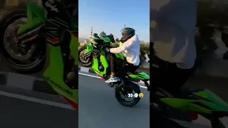 StunTz ON DuKE 250😍❤️ @MotoVlogger Jannu Stuntz  @Shona stuntz  #viral#viralvideo#shorts #shortvideo