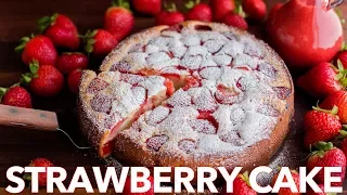 Easy Strawberry Cake Recipe with Tasty Strawberry Sauce