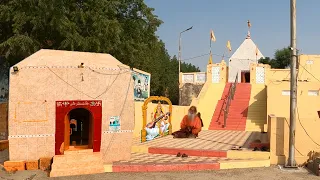 2000 years old Hindu Temple in Pakistan || Shiv Mandir UmerKot Sindh | Village Insider