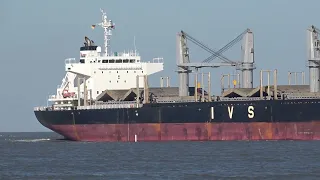 Best of Shipspotting Cuxhaven 2022 - 100 Giant Container Ships Cargo Freighters & Other Vessels