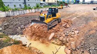 DumpTruck TRAGO SHACMAN DONGFENG Transport Soil And Stone Filling And Bulldozer SHANTUI Push Soil In