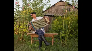 УЖ  ДОГОРЕЛ  КАЛИНЫ  КУСТ