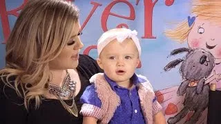 Kelly Clarkson Takes Daughter River Rose to Meet Cinderella at Disneyland