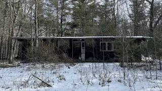 Exploring an ABANDONED Cabin in the Woods (Princeton, MA)