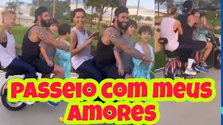 Andressa Suita e Gusttavo Lima passeando com os filhos de moto na fazenda